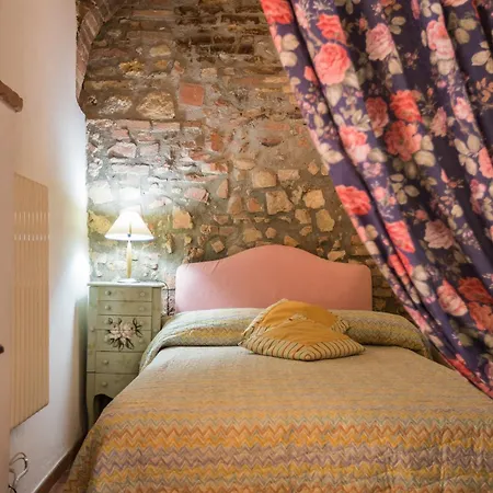 Antica Fonte Residenza Di * Siena