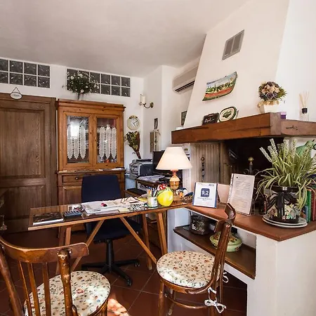 Antica Fonte Residenza Di * Siena