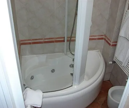 Antica Fonte Residenza Di Sienne